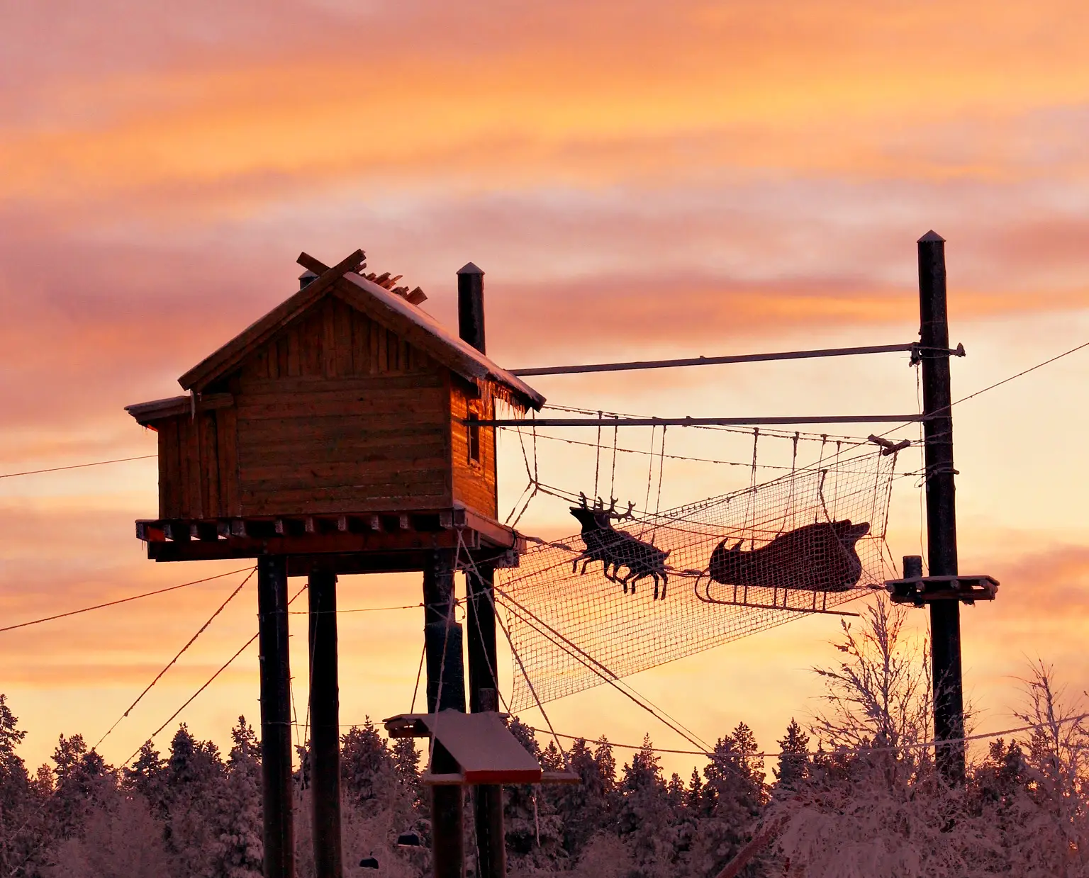 Levi seikkailupuiston pukin mökki elementti